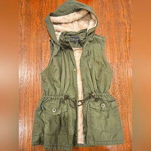 Boutique Vest jacket with hood. Women's size Small.